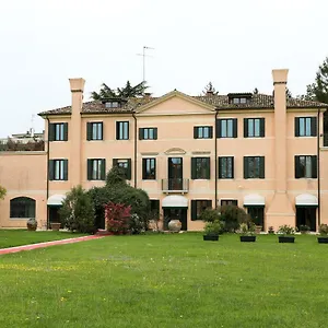 https://villa-la-fenice.hotelinveneto.com